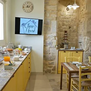 Couette-café Chocohouse, Raguse